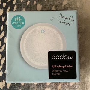 Dodow sleep assistance device, working w/ batteries, w/original box & packaging